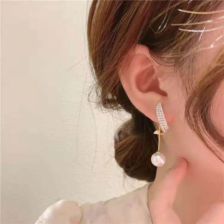Elegant Pearl Dangle Earrings
